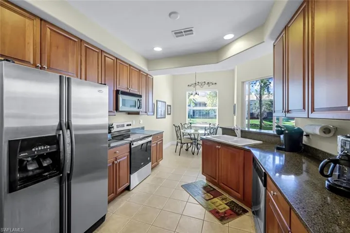Fully Equipped Kitchen, SS Appliances