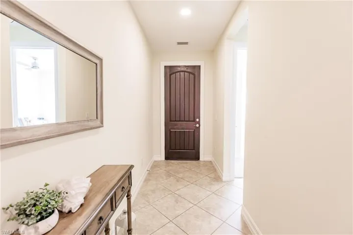 16419  Barclay  CT, Naples, FL 34110