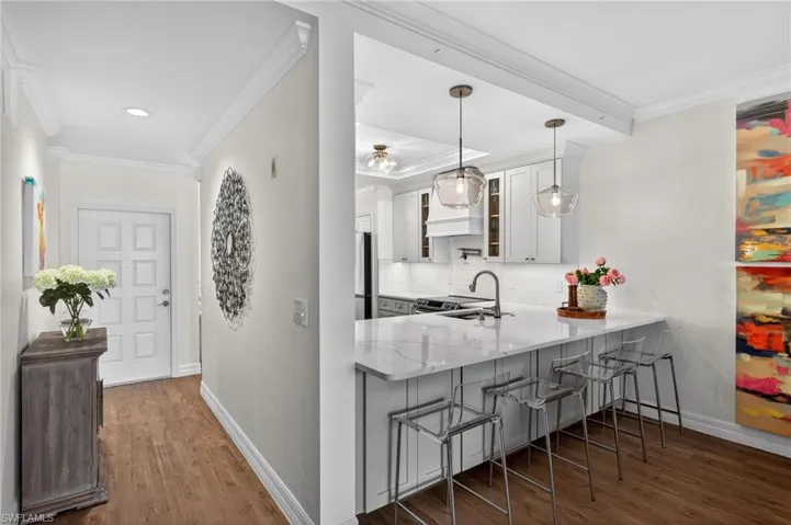 Kitchen & Entry