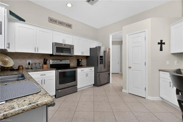 15237  Knots  LNDG, Fort Myers, FL 33908