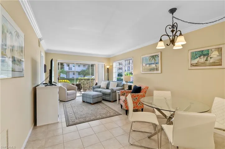 Tile floors. crown molding, beautifully furnished.