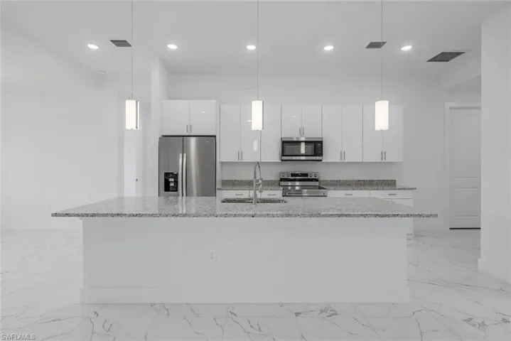 3016 42nd ST SW, LEHIGH ACRES FL 33976