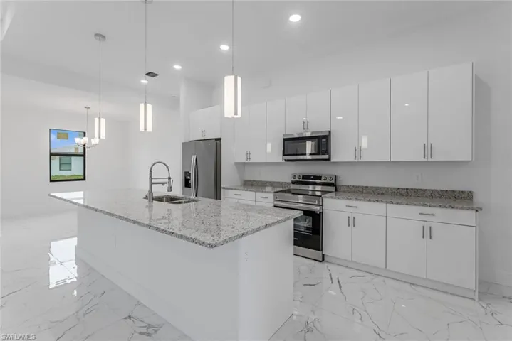 3016 42nd ST SW, LEHIGH ACRES FL 33976