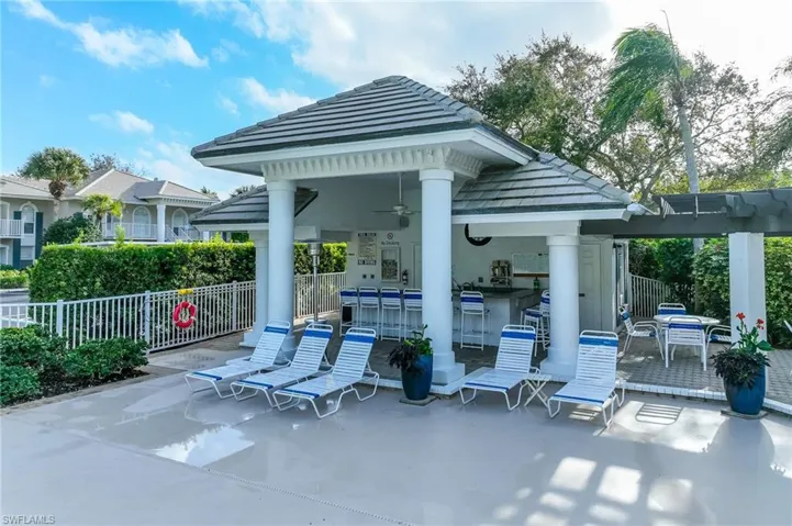 8161 Twelve Oaks Cir 512, Naples, Florida 34113