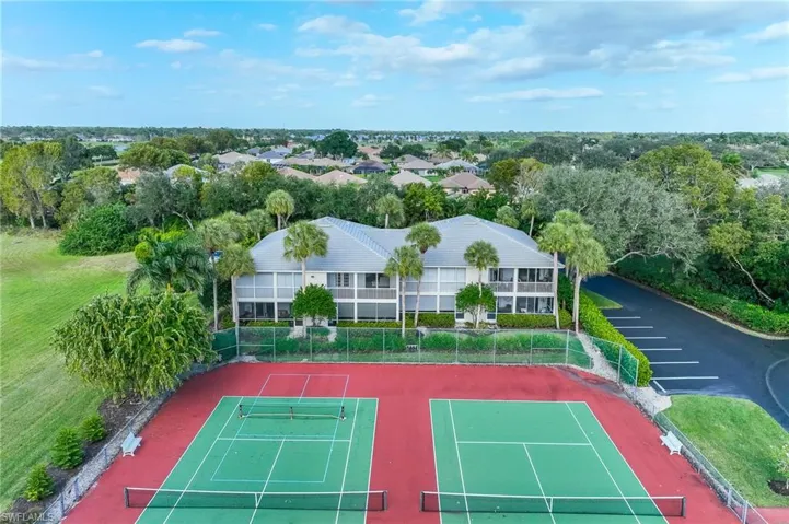8161 Twelve Oaks Cir 512, Naples, Florida 34113