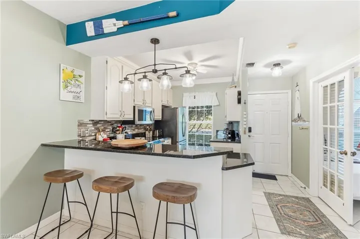 8161 Twelve Oaks Cir 512, Naples, Florida 34113