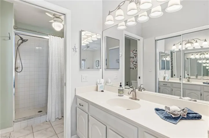 8161 Twelve Oaks Cir 512, Naples, Florida 34113