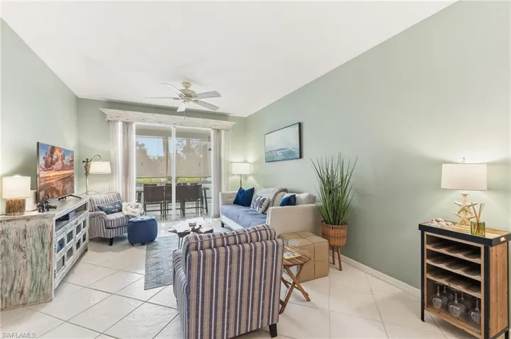 8161 Twelve Oaks Cir 512, Naples, Florida 34113