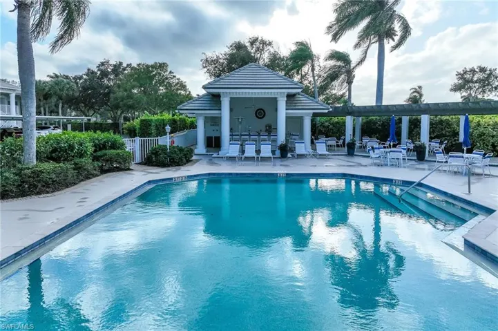 8161 Twelve Oaks Cir 512, Naples, Florida 34113