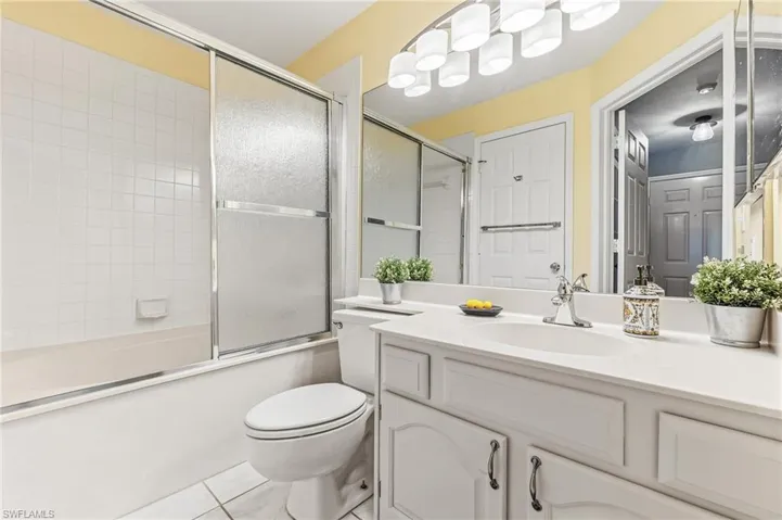 8161 Twelve Oaks Cir 512, Naples, Florida 34113