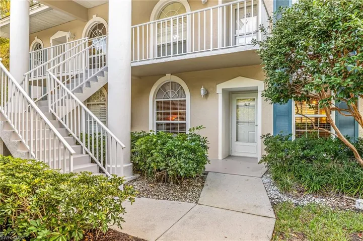 8161 Twelve Oaks Cir 512, Naples, Florida 34113