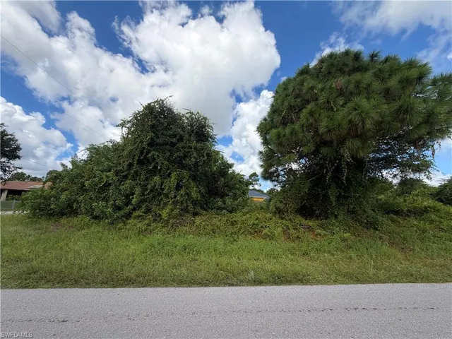 2902 46th St Sw, Lehigh Acres, Florida 33976