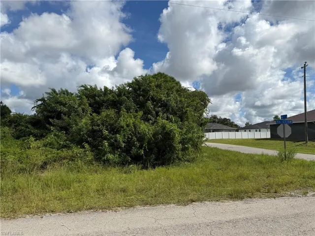 2902 46th St Sw, Lehigh Acres, Florida 33976