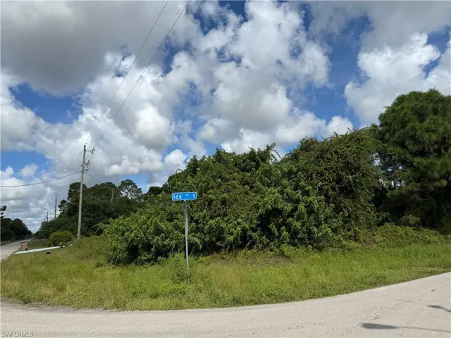 2902 46th St Sw, Lehigh Acres, Florida 33976