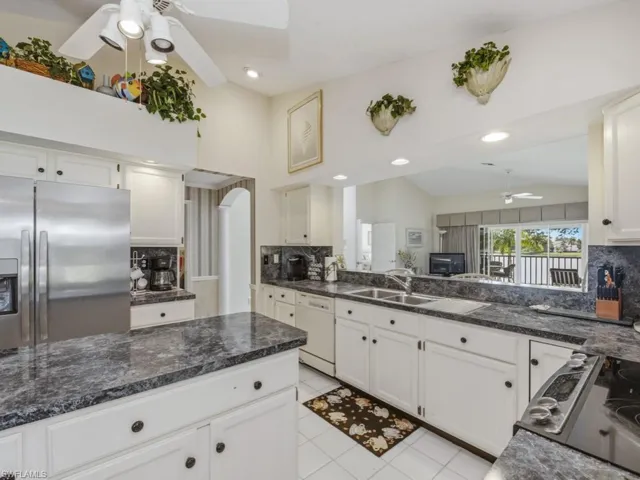 2847  Aintree  LN, Naples, FL 34112