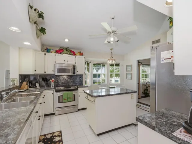 2847  Aintree  LN, Naples, FL 34112