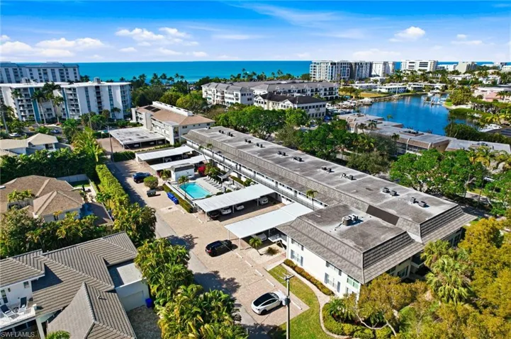 268  Banyan  BLVD, Naples, FL 34102