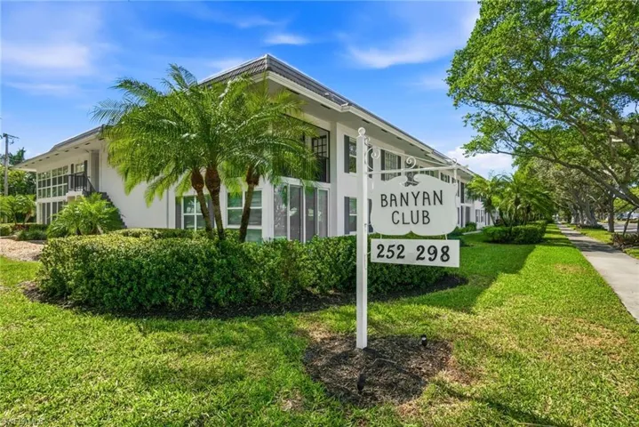268  Banyan  BLVD, Naples, FL 34102