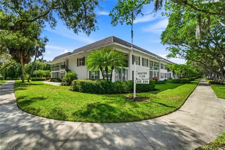 268  Banyan  BLVD, Naples, FL 34102