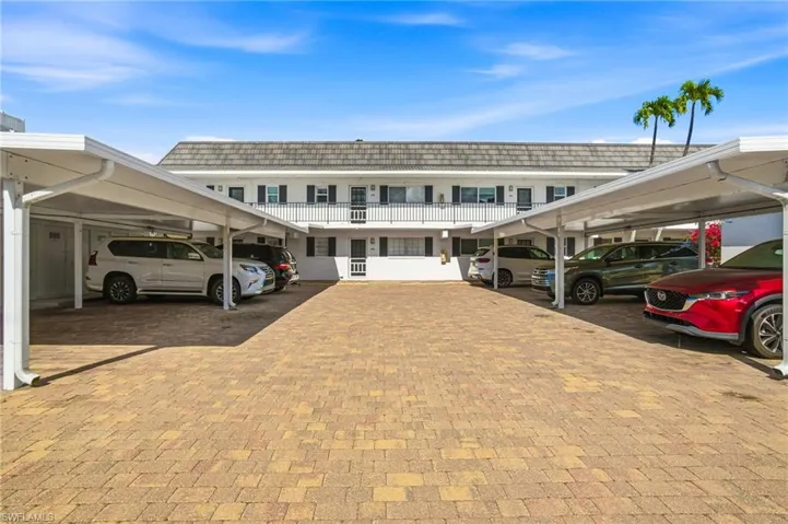 268  Banyan  BLVD, Naples, FL 34102