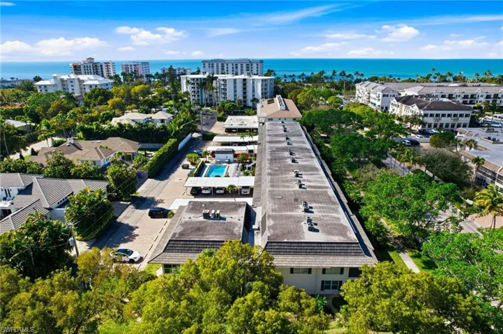 268  Banyan  BLVD, Naples, FL 34102