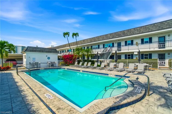 268  Banyan  BLVD, Naples, FL 34102