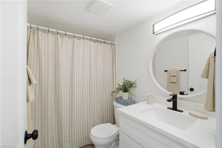 268  Banyan  BLVD, Naples, FL 34102