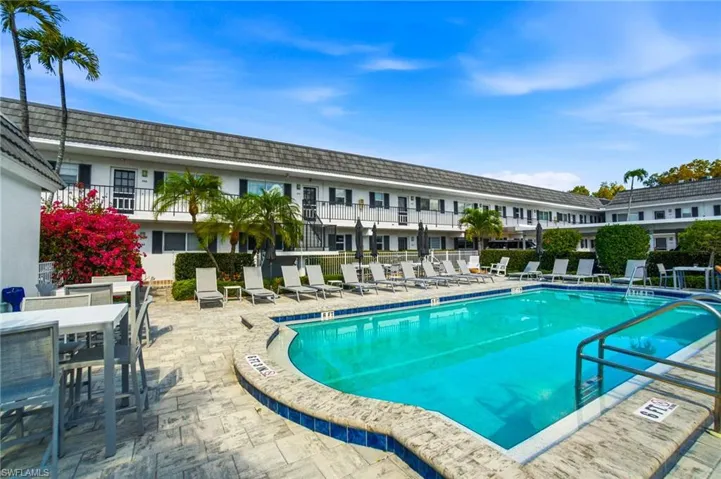 268  Banyan  BLVD, Naples, FL 34102