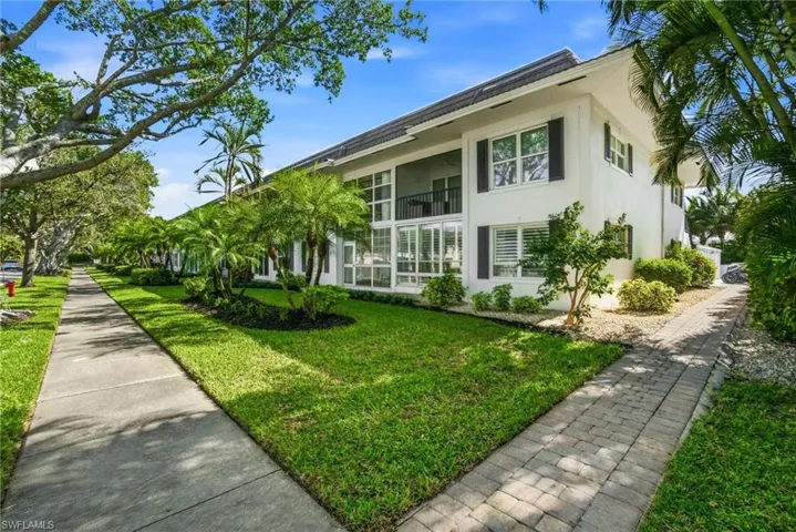 268  Banyan  BLVD, Naples, FL 34102