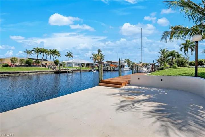 5303 SW 2nd PL, CAPE CORAL FL 33914