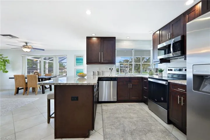 5303 SW 2nd PL, CAPE CORAL FL 33914