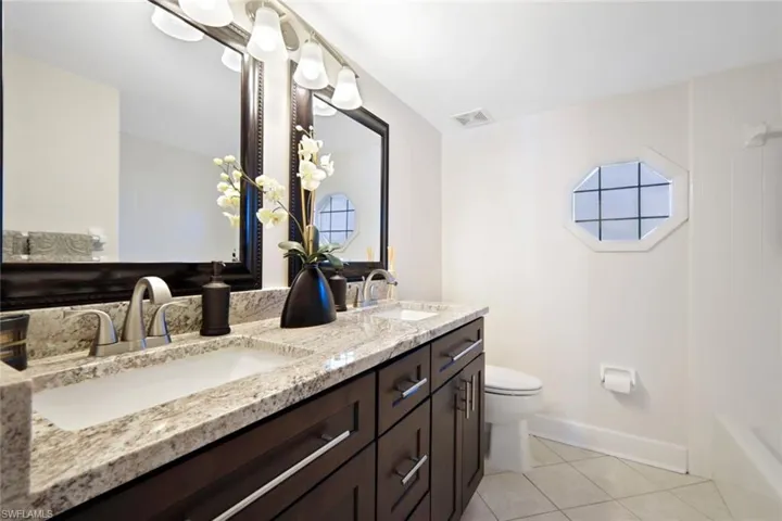 5303 SW 2nd PL, CAPE CORAL FL 33914