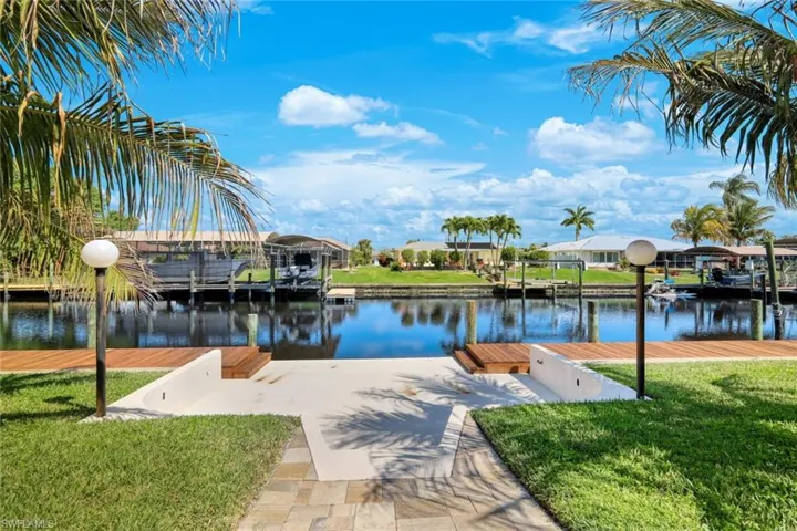 5303 SW 2nd PL, CAPE CORAL FL 33914