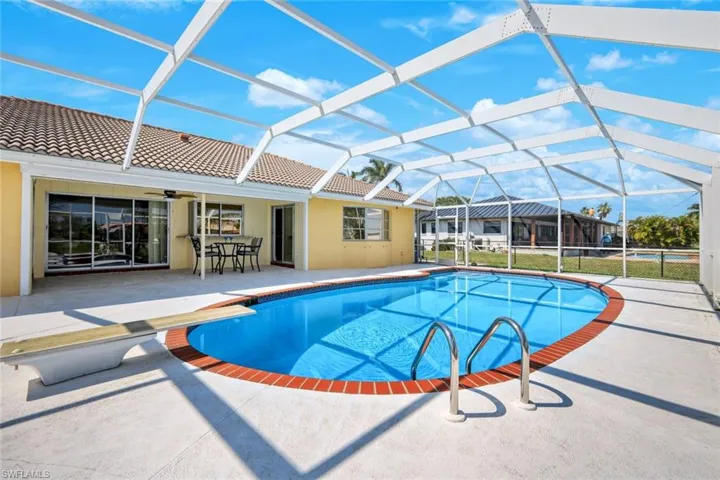 5303 SW 2nd PL, CAPE CORAL FL 33914