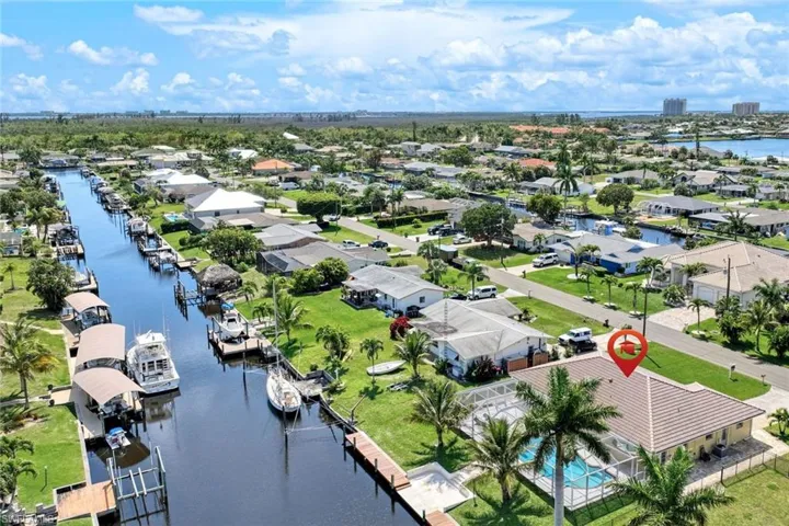 5303 SW 2nd PL, CAPE CORAL FL 33914