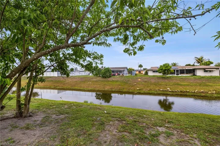 212 Jayview Ave, Lehigh Acres, Florida 33936