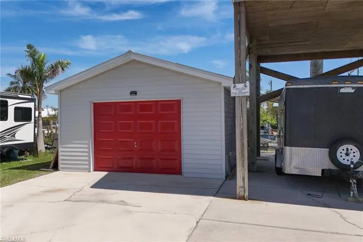2442 York RD, ST. JAMES CITY FL 33956