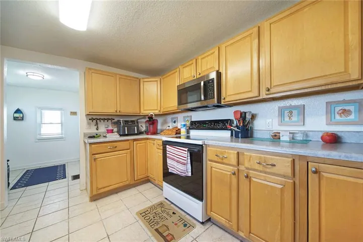 2442 York RD, ST. JAMES CITY FL 33956