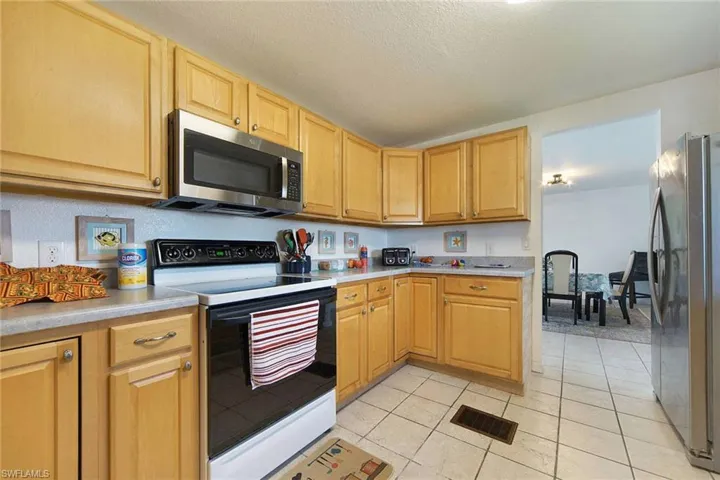 2442 York RD, ST. JAMES CITY FL 33956