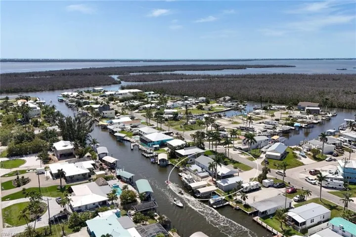 2442 York RD, ST. JAMES CITY FL 33956