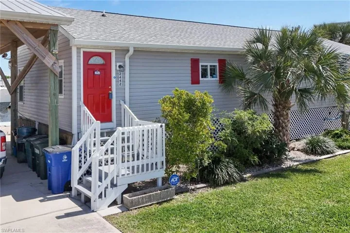 2442 York RD, ST. JAMES CITY FL 33956
