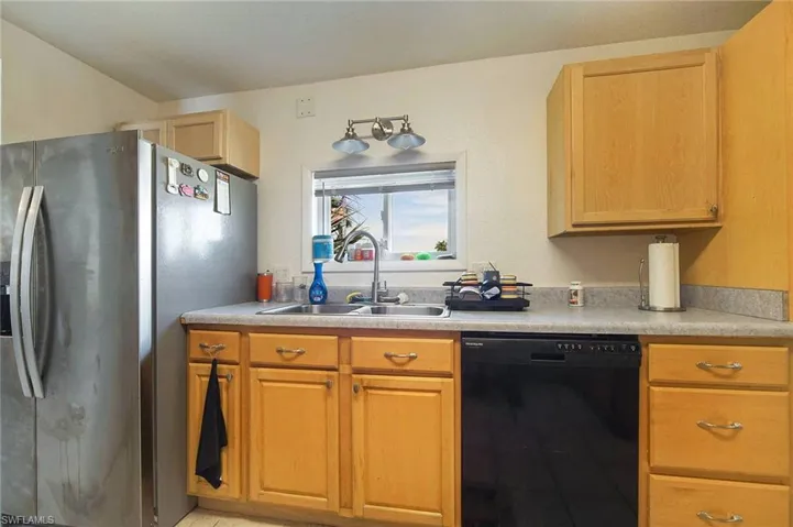2442 York RD, ST. JAMES CITY FL 33956
