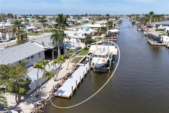 2442 York RD, ST. JAMES CITY FL 33956