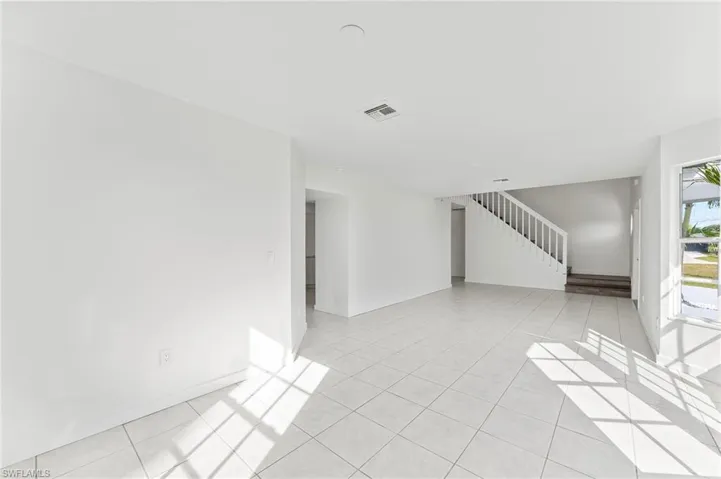 Entry Room / Formal Area