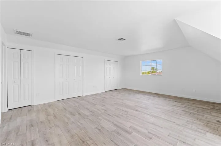 Main bedroom with full bathroom