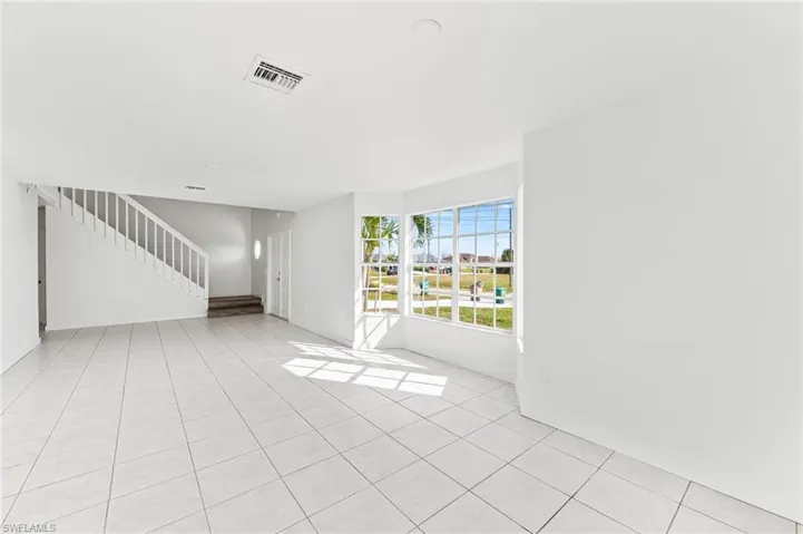 Entry Room / Formal Area