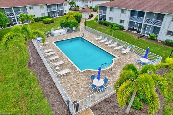 2375  Naples Trace  CIR, NAPLES, FL 34109