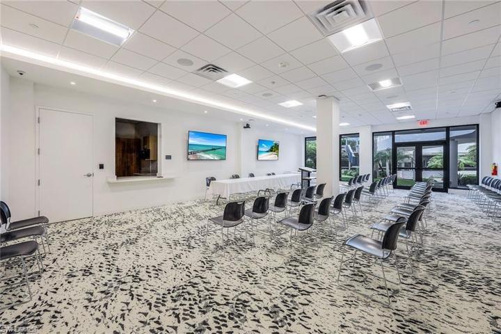 MEETING ROOM