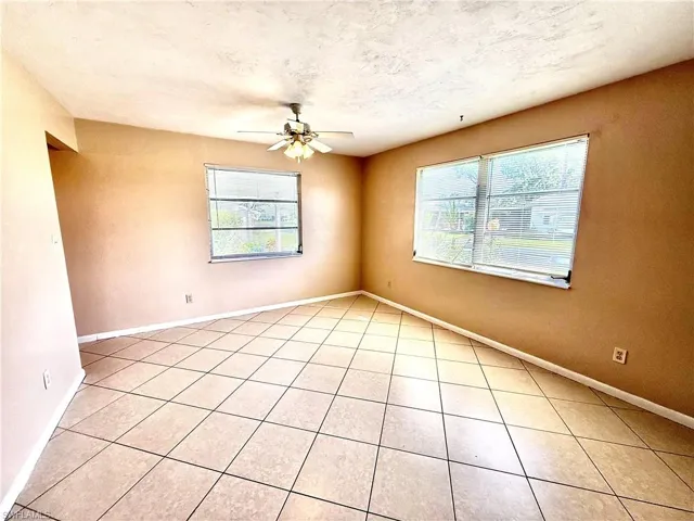 48 Heath Aster Ln, Lehigh Acres, Florida 33936