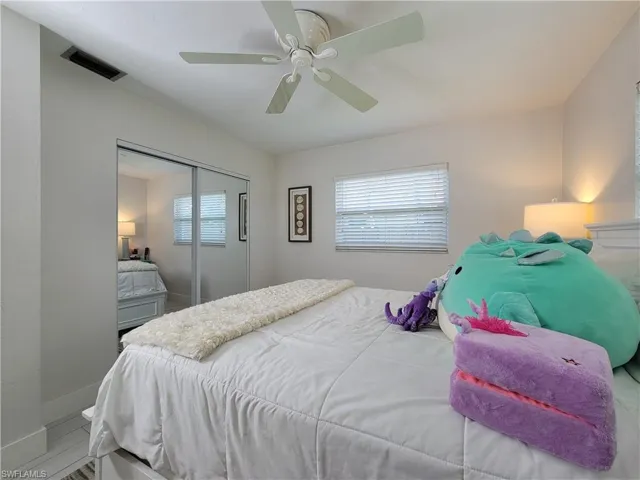 Guest Bedroom (2)